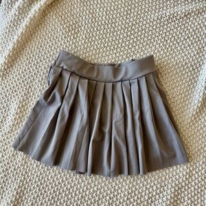 Pleated gray Skirt